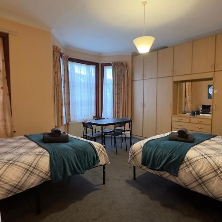 25 Minutes To Central London Rooms 35 部屋 写真