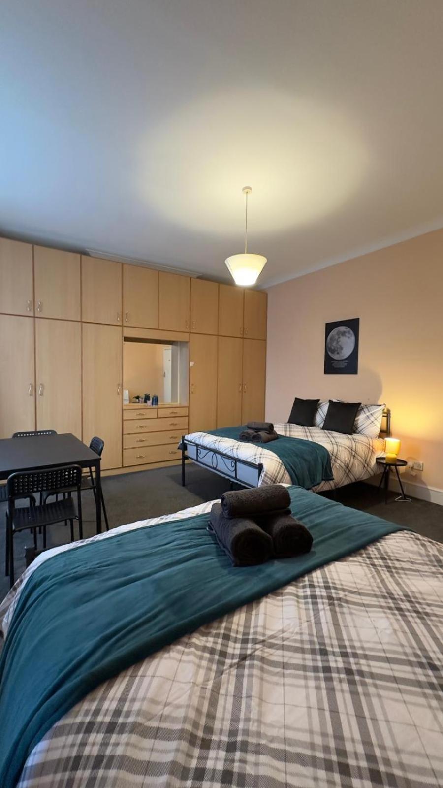 25 Minutes To Central London Rooms 35 部屋 写真