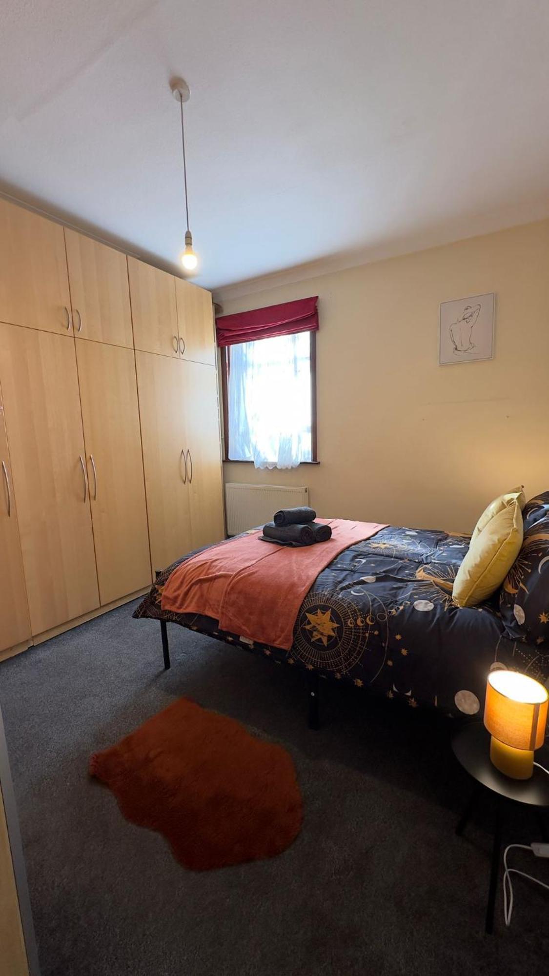 25 Minutes To Central London Rooms 35 エクステリア 写真