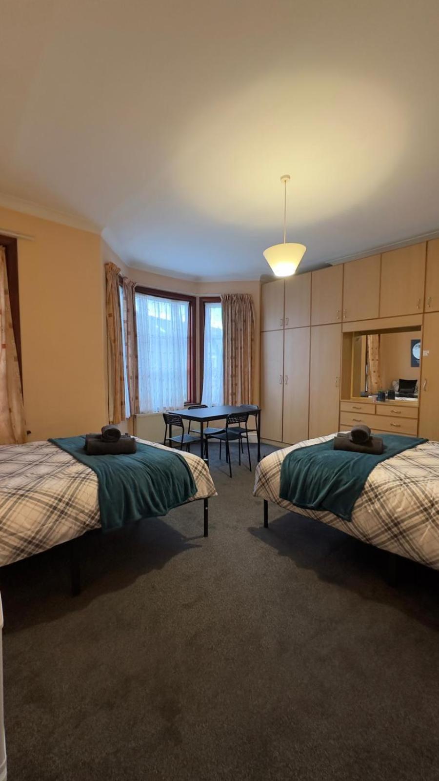25 Minutes To Central London Rooms 35 部屋 写真